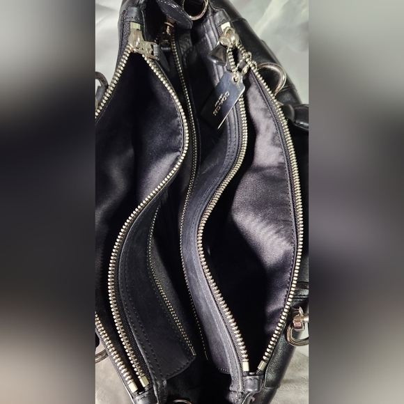 Coach bag black /bag comes with protective silk bag - Picture 11 of 13